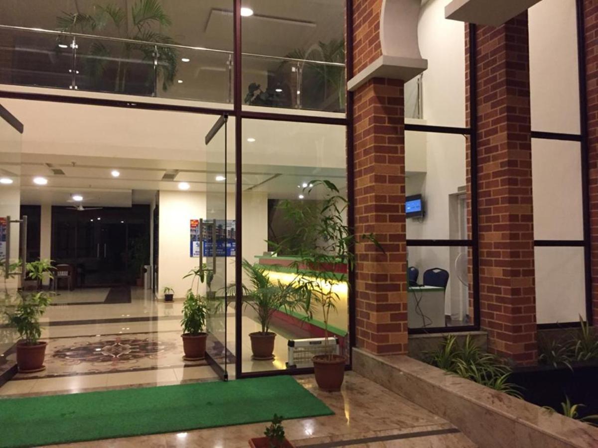 Five Falls Resort Kuttālam Exterior foto